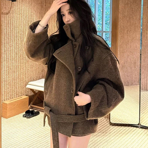 2026 Autumn/Winter New Commuter Style Stand Collar Woolen Jacket for Women, Loose Tie Waist Waist with Thickened Pockets Warm Coat