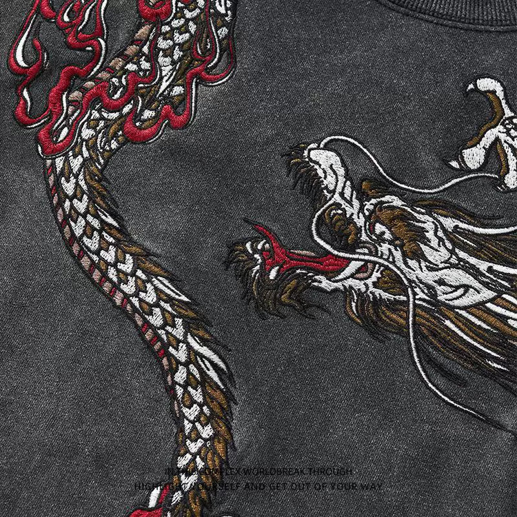 The national tide wash, the old Chinese style, the heavy Yokosuka dragon embroidery, the round neck sweatshirt, the cotton male and female couples, the spring and autumn new